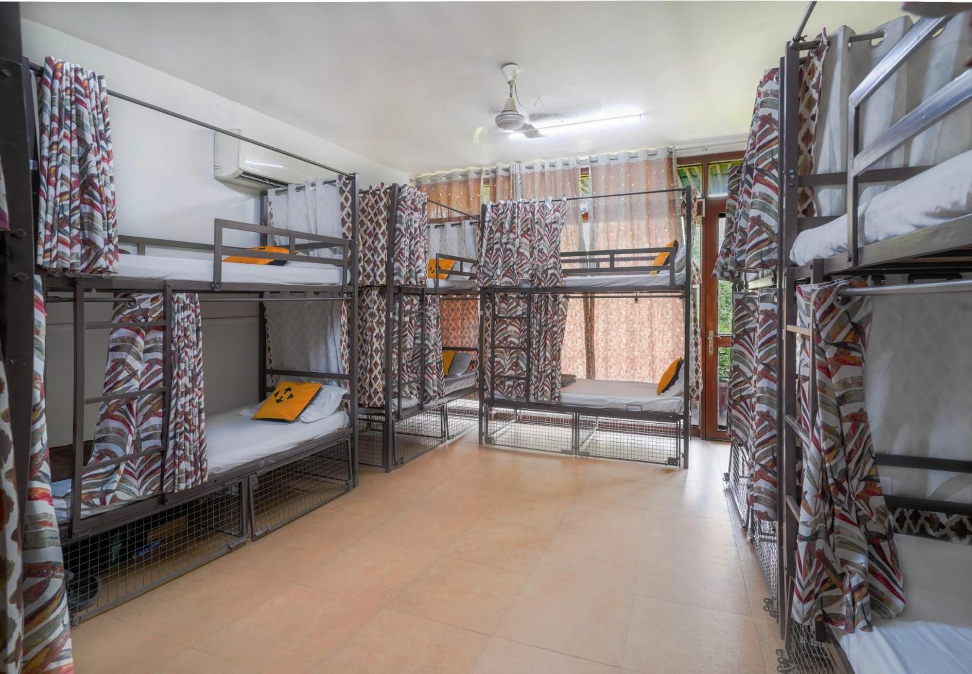 Hide-In Hostel Delhi นิวเดลี ภายนอก รูปภาพ